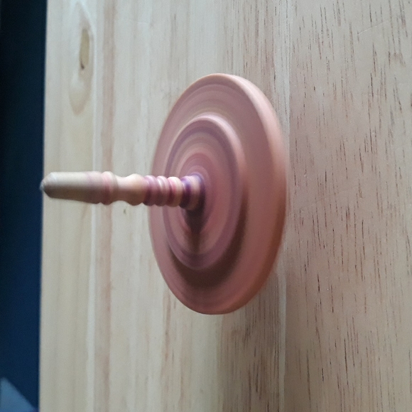 Hand carved spinner top toy - Picture 3 of 4
